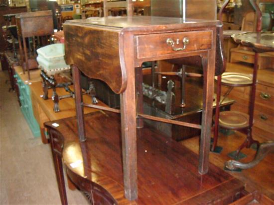 George III mahogany Pembroke table